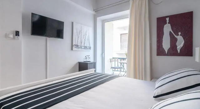 Kleio by Heloni Apartments, Забронировать Апартаменты/квартира Неос-Космос Афины, рядом с Район Анафиотика