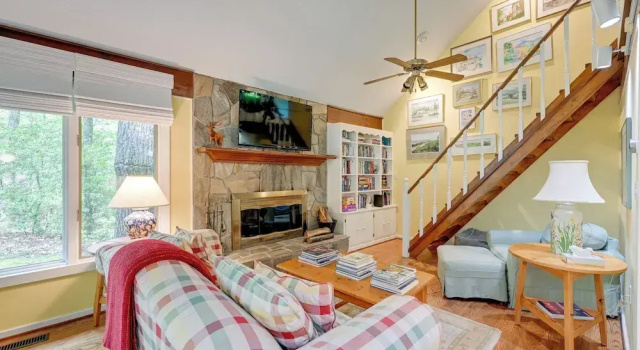 Коттедж с 3 комнатами с балконом 'smallwood' Cute Highlands Home w/ Screened Porch!