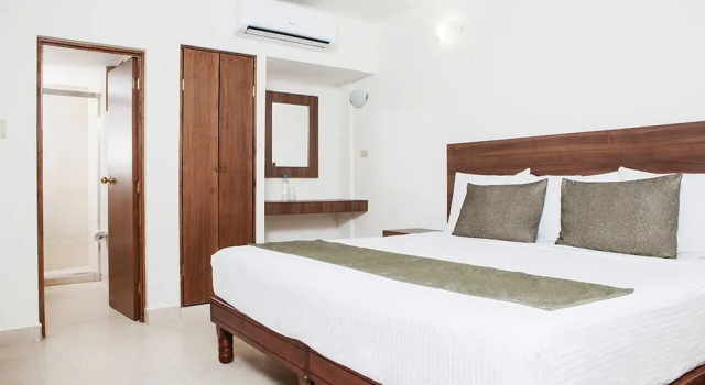 Номер Economy Hotel La Riviera