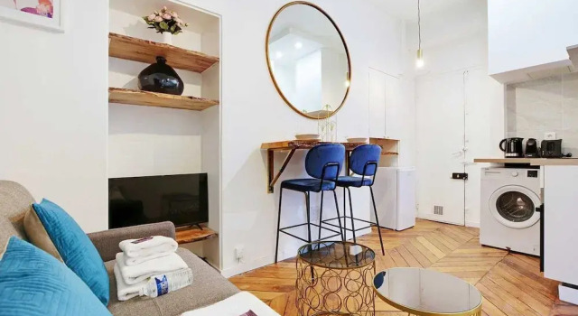Апартаменты Chic Apartment in Paris for Couple