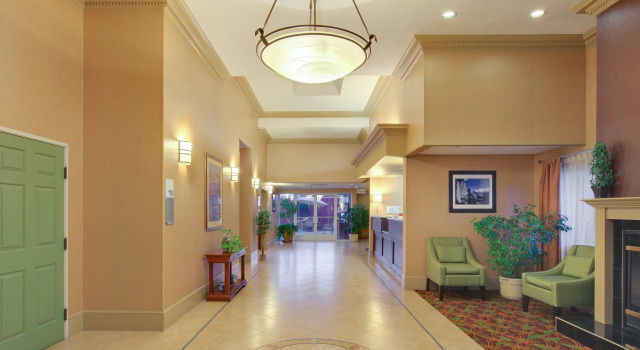 Holiday Inn Express Oakdale by IHG, Забронировать Отель Окдейл штат Калифорния