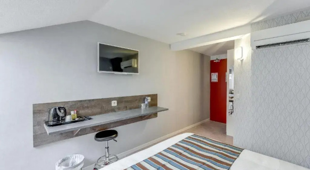 Номер Deluxe Confort Hôtel Thouars