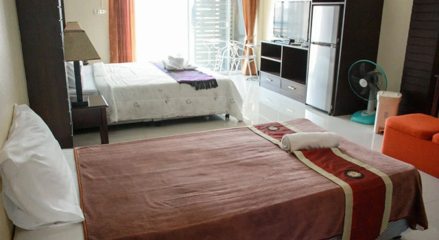 七岩巴黎式旅馆(Cha am Paris Style Guest House), Rezervovat Penzión Hotely v Petchaburi s parkováním, Parkování