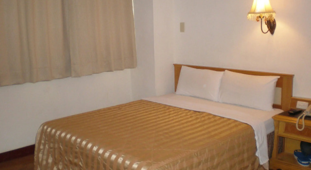 Riverside Hotel