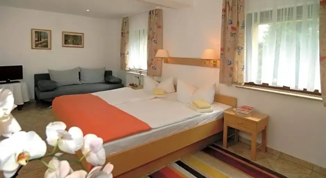 Brandtsheide, Rezervați Hotel Wiesenburg Brandenburg