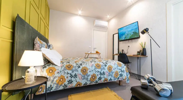 B&B SMARTFIT HOUSE - Room & Relax in Pescara, Забронировать Гостевой дом Отели Побережья Абруццо с парковкой, Парковка