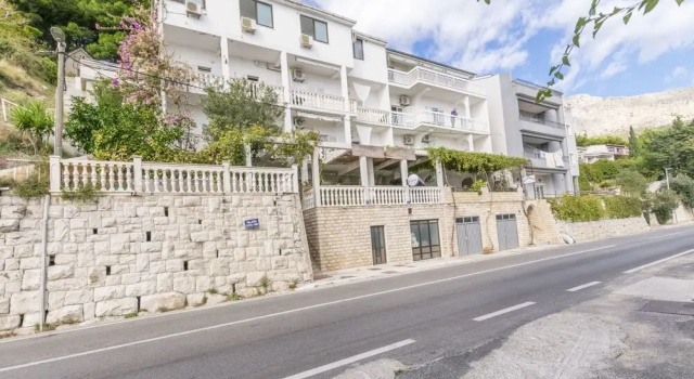 Apartments Maika, Rezerwuj Apartament Hotele w Split-Dalmatia County z parkingiem, Parking
