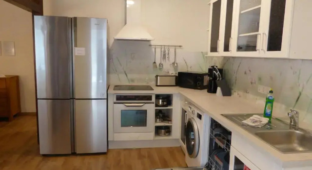 Апартаменты Apartment Ferienwohnung Martin Luther, 3 Schlafzimmer, free WiFi, Nähe Zentrum, klimatisiert, hell, offen, sehr schön,