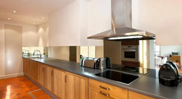 Appartement Spacieux Entre Croisette et rue D'antibes, Забронировать Апартаменты/квартира Отели Канн с парковкой, рядом с Le Croisette Casino Barriere de Cannes, Парковка