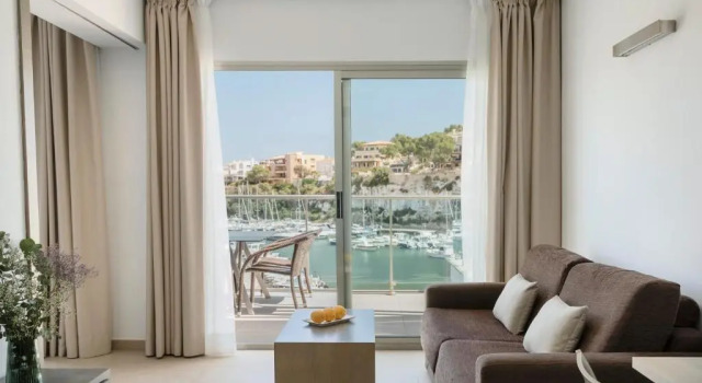 Полулюкс Porto Drach Aparthotel & Suites
