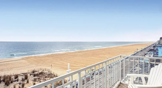 Двухместный люкс oceanfront Dunes Suites Oceanfront
