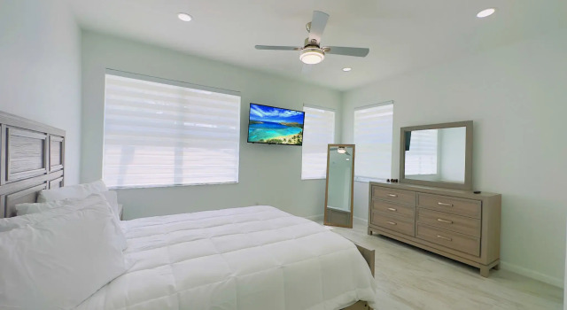 Luxury 4Bd Home Near Disney w/Pool (1653 PR), Davenport, US