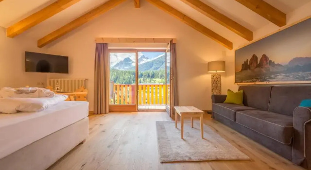 Hotel Villa Stefania, Забронировать Вилла Отели в центре Сан-Кандидо, в центре, Парковка