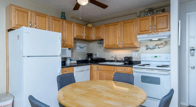 Номер Standard ~ Estero Beach And Tennis 208a ~ Gulf Front Condo In Paradise! 1 Bedroom Condo by RedAwning