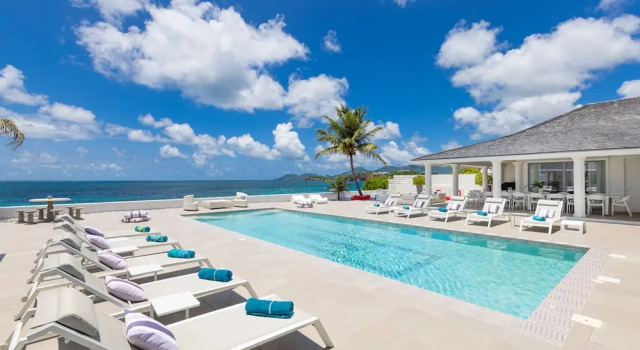Коттедж La Perla Estate - 7 BR Luxury Beachfront Villa with utmost privacy