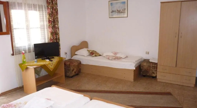Трёхместный номер Standard с красивым видом из окна Guest House Zhelevi