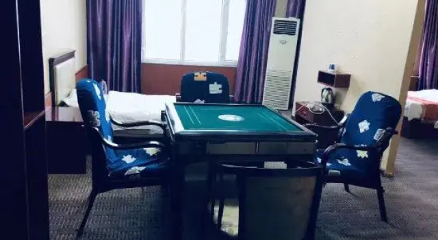 Люкс Economy Huangqi Amulun Business Hotel