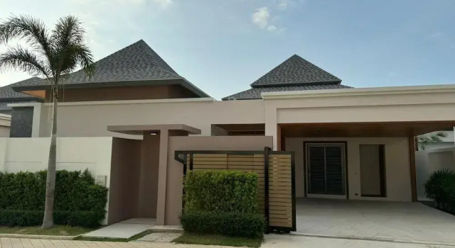 Breeze Villa with maid by Lofty