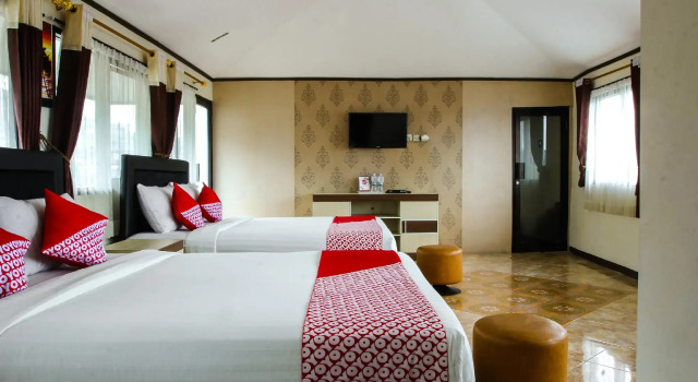 Suite OYO 677 Rianes Family Guest House