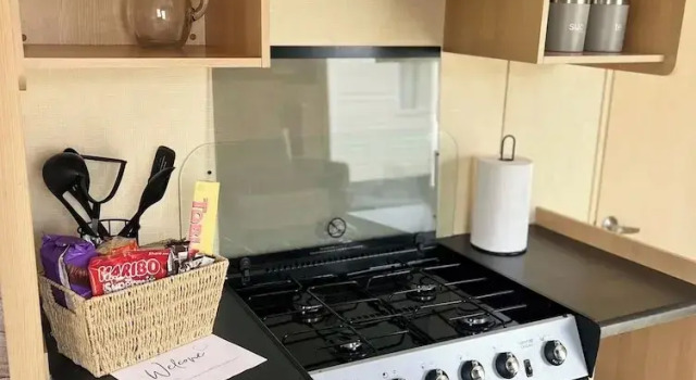 Номер Standard 3 Bedroom Caravan - Sleeps 8 - Parking, Wifi, Pool