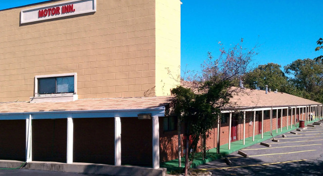 Americana Inn Farmingdale