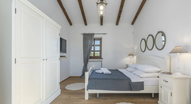 Rustica in Visnjan with 5 bedrooms and 1 bathrooms