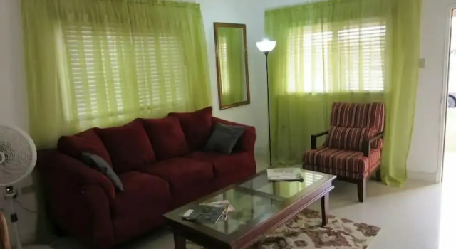 Caymanas Adrian's Vacation House, Prenota Hotel Portmore Giamaica