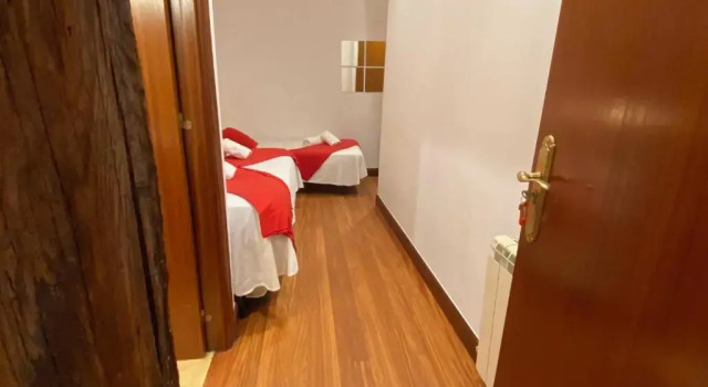 Pensión Gran Bahía 2, Rezerwuj Hotel Hotele w Baskonia z parkingiem, Parking