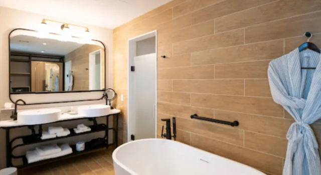 Двухместный номер Standard Пентхаус с видом на гавань The Brenton Hotel