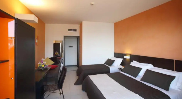 Трёхместный номер Standard с балконом и с видом на море Hotel San Giovanni