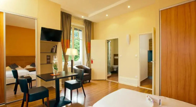 Двухместные апартаменты Garden & City Luxeuil Ex Le Métropole et Les Thermes
