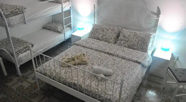 Четырёхместный номер Standard Sunrise Hostel & Rooms