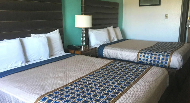 Четырёхместный номер Standard Studio 6 Suites Delano, CA