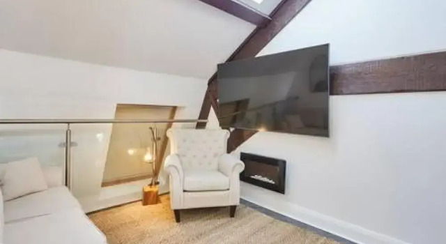 Host Stay Queen Square Hideaway