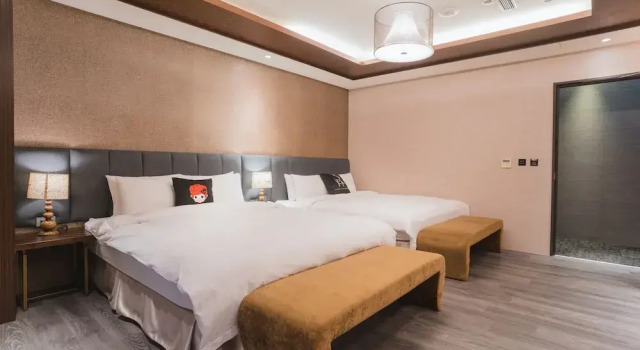Четырёхместный номер Standard с видом на город Royal Rose Hotel Xinsheng
