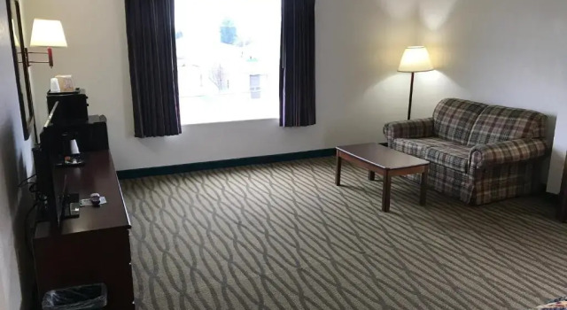 Номер Standard President Inn & Suites