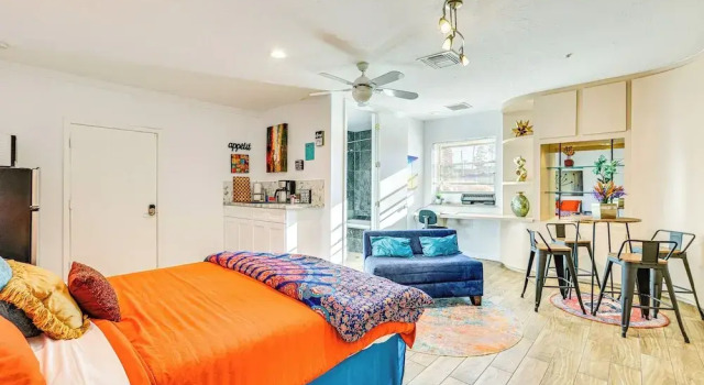 Modern Studio w/ Pool Access in Scottsdale!, Забронировать Апартаменты/квартира Финикс 