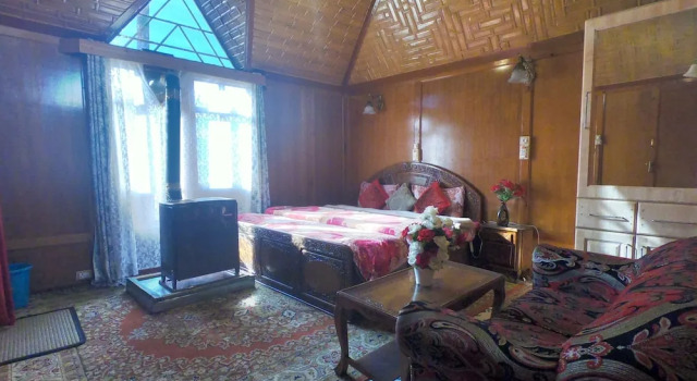 Goona palace houseboats