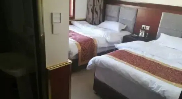Ruo'er Ge Ruoxin Hotel, Varaa Hotelli Hotellit Sichuan pysäköinnillä, Pysäköinti