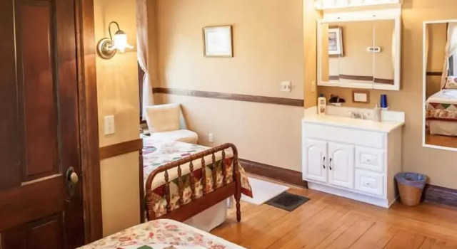 Friendly City Inn B&B, Забронировать Отель «постель и завтрак» Отели Харрисонбург 3 звезды, рядом с Putter-A-Round Mini Golf, 3*