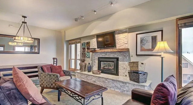 Village at Breckenridge Condos Sleeps 8 - Ski in Out + Walk downtown 2 Bedroom Apts by RedAwning, Book Lejlighed Hoteller i Vail Ski med pool, Swimmingpool