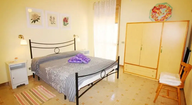 Serene Villa in Floridia With Swimming Pool, Book Villa Hotels in Sicily with a Pool, Swimming Pool