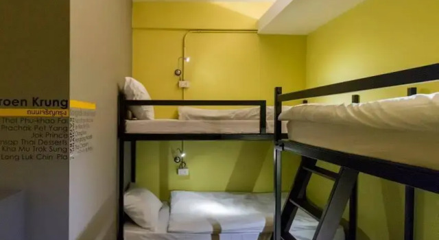 Кровать в общем номере Siam Mitr Hostel
