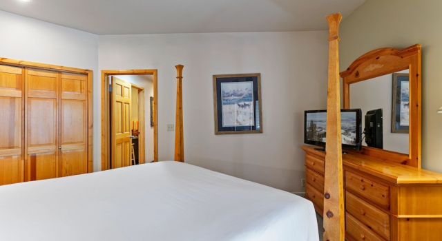 Bristlecone at Deer Valley Resort - Three Bedroom Condo with Hot Tub #201 3 Condo, Varaa Lomakeskus Deer Valley 