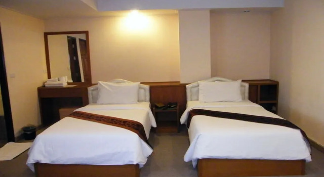 Номер Standard с балконом Grand Leo Hotel