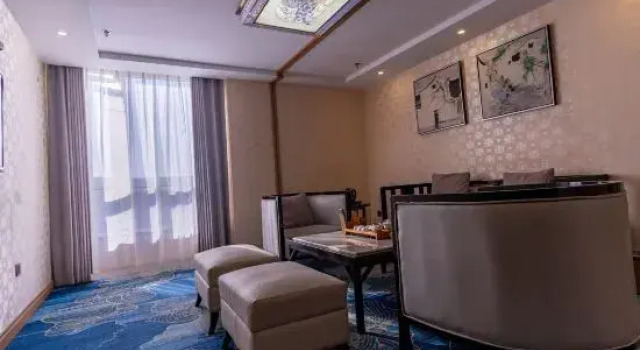 Люкс Deluxe DongRongFoodCityhotel