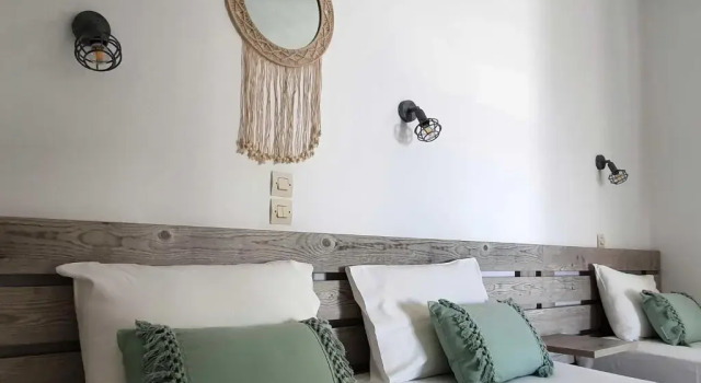 Номер Economy Petros Studios & Suites