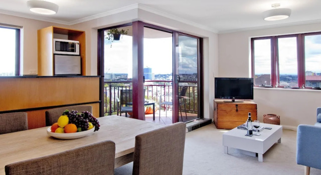 Expansive Views From Sydney 1 Bedroom Apartment