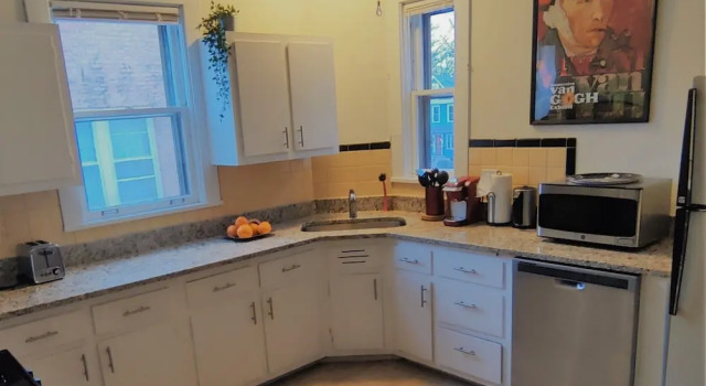 Апартаменты At Home in Oak Park