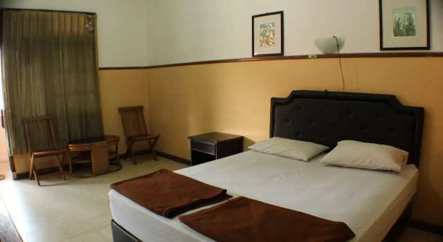 Ananda Hotel, Book Hotel Hoteller i Mantrijeron med pool, Swimmingpool